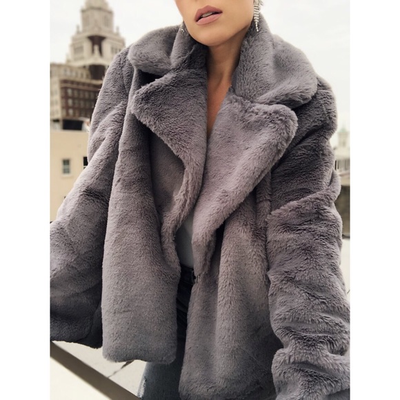 Last 1✨Vana Gray Bell Sleeve Faux Fur Coat - Picture 6 of 8